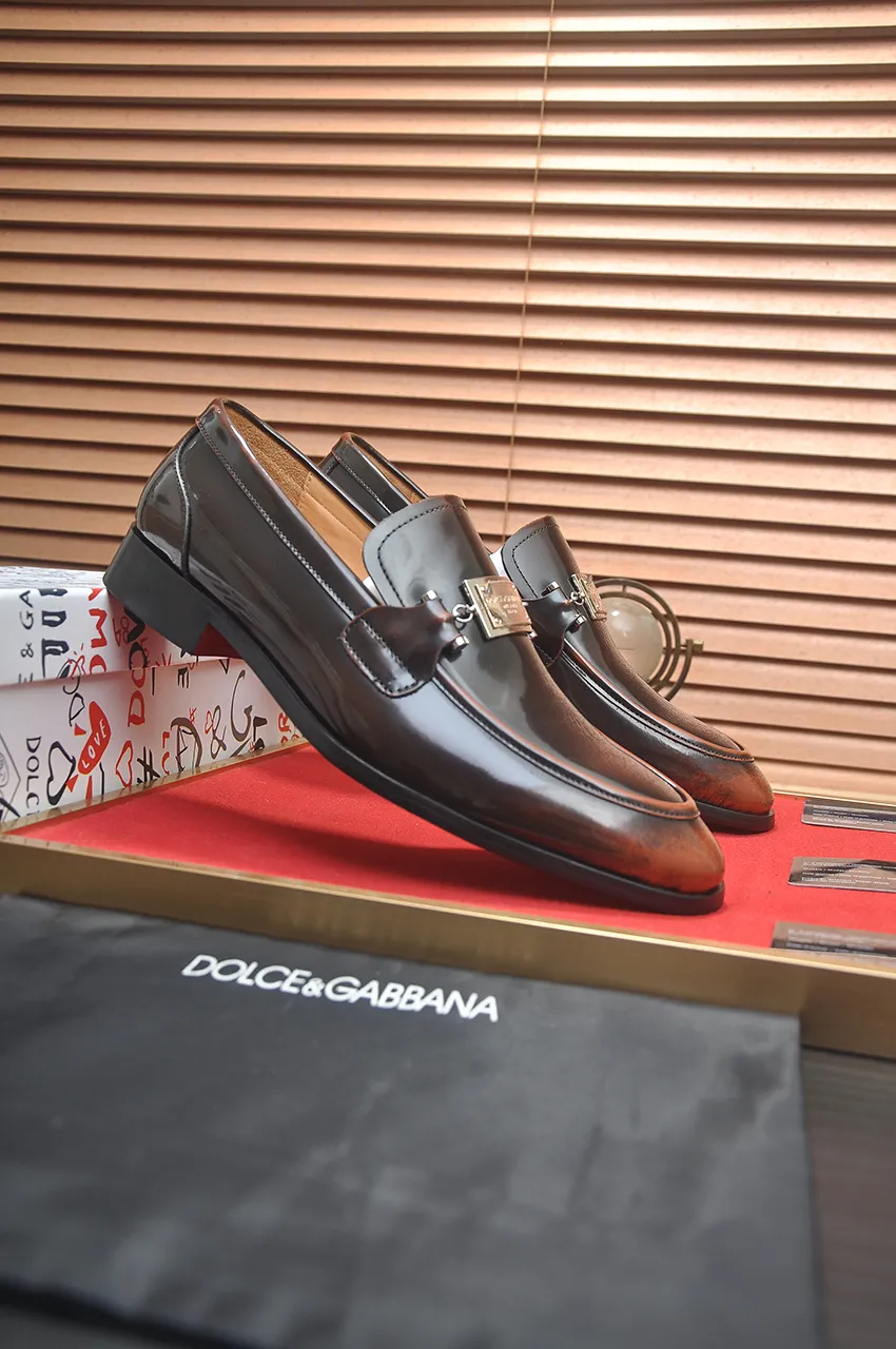 Men's men's shoes 💰500💶🌲 DG top 🔍🔍Men's new leather shoes 🚹 are on sale at the same time at the counter ⚠The uppers are imported cowhide from Italy, the entire imported cowhide lining, imported accessories 💪💪, completely 1⃣️ vs 1⃣️ replica 🇮 🇹💪💪, ⚠Sole: The original sole is specially provided by the original factory, the exclusive movable molded sole is super comfortable, ⚠The original factory follows the order, 🔍🔍high quality, you can enter and exit the counter at will, welcome to compare ⚠Size: 38-44 (45 customized)